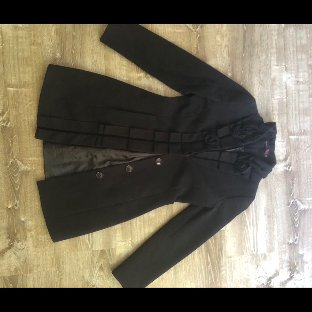 •Sale• Size M black coat with cute details.